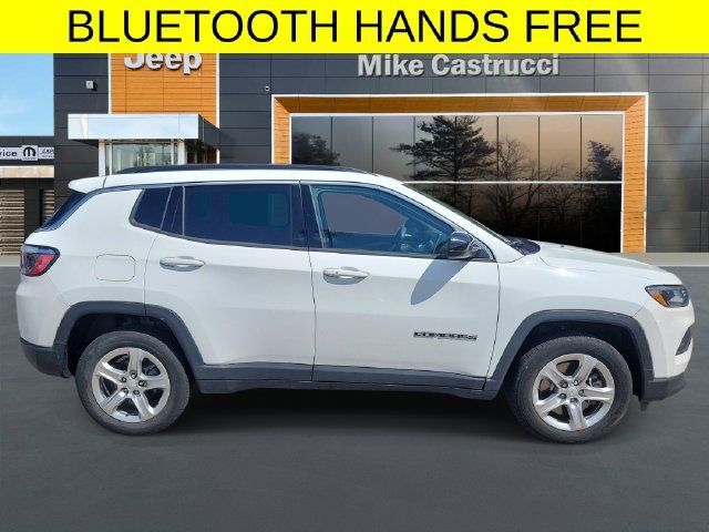 Certified 2023 Jeep Compass Latitude AWD/4WD image 3