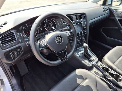Used 2020 Volkswagen Golf 4-Door FWD image 27