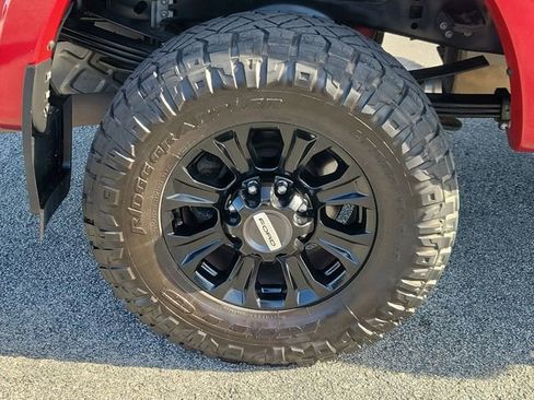 Certified 2022 Ford F350 Lariat w/ Tremor Off-Road Package AWD/4WD image 6