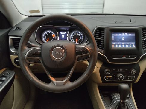 Used 2021 Jeep Cherokee Latitude FWD image 22