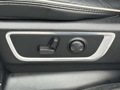 Used 2023 RAM 1500 Laramie AWD/4WD image 15