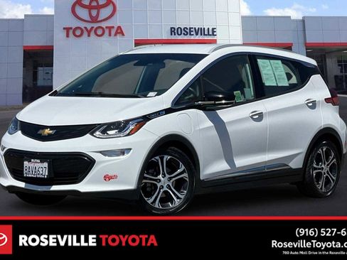 Used 2017 Chevrolet Bolt Premier w/ Driver Confidence II Package FWD image 1
