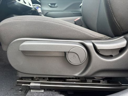 New 2026 Hyundai Kona SE image 15