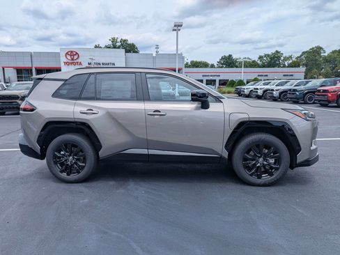 Used 2026 Toyota RAV4 SE AWD/4WD image 6