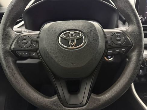 Used 2025 Toyota RAV4 XLE AWD/4WD image 10