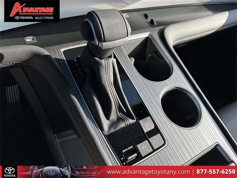 Used 2025 Toyota Sienna XLE image 36