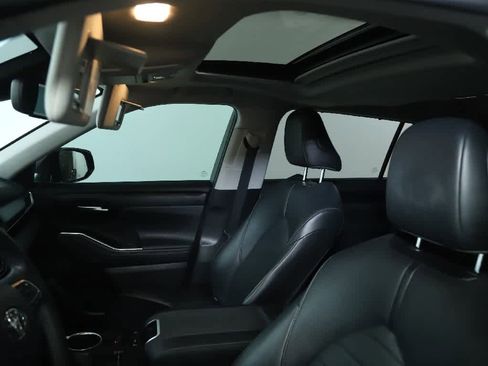 Certified 2020 Toyota Highlander XLE image 21