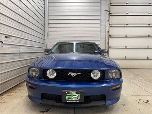 Used 2008 Ford Mustang GT Premium RWD image 2
