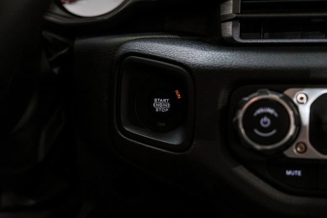 Used 2025 Jeep Gladiator Sport AWD/4WD image 62