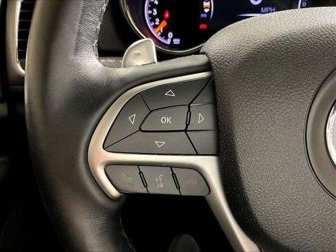 Used 2017 Jeep Grand Cherokee Altitude AWD/4WD image 12