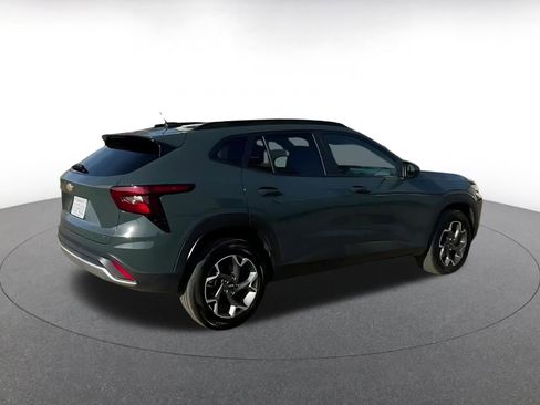 Used 2025 Chevrolet Trax LT image 15
