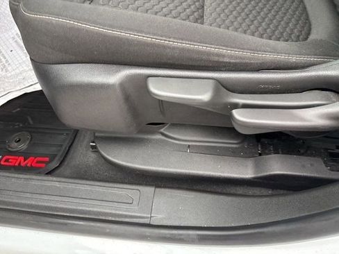 Used 2019 GMC Acadia SLE image 12