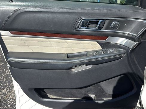 Used 2019 Ford Explorer Platinum AWD/4WD image 15
