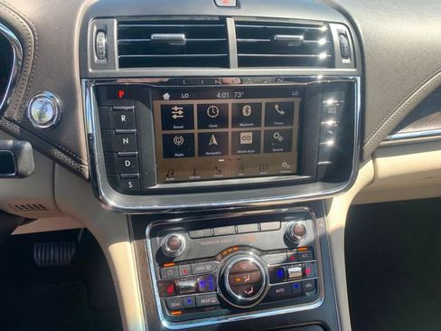 Used 2018 Lincoln Continental Reserve image 12