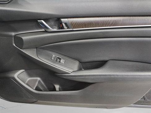 Used 2018 Honda Accord EX-L image 24
