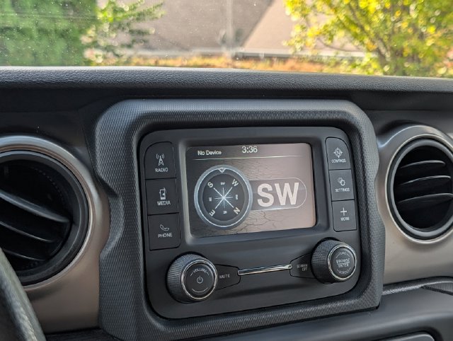 Used 2018 Jeep Wrangler Unlimited Sport AWD/4WD image 21