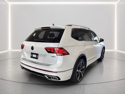 Certified 2024 Volkswagen Tiguan SEL R-Line AWD/4WD image 28