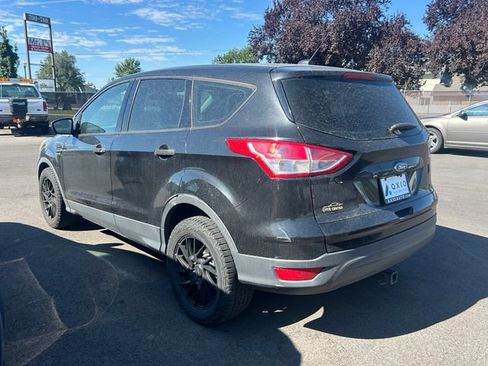 Used 2015 Ford Escape S FWD image 4