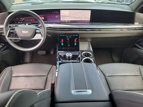 Certified 2025 Cadillac Escalade ESV Sport AWD/4WD image 20