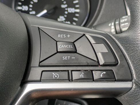 Used 2020 Nissan Rogue S FWD image 24