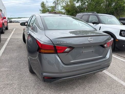Used 2024 Nissan Altima 2.5 SV FWD image 5