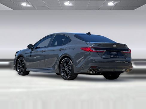 Used 2025 Toyota Camry XSE FWD image 3