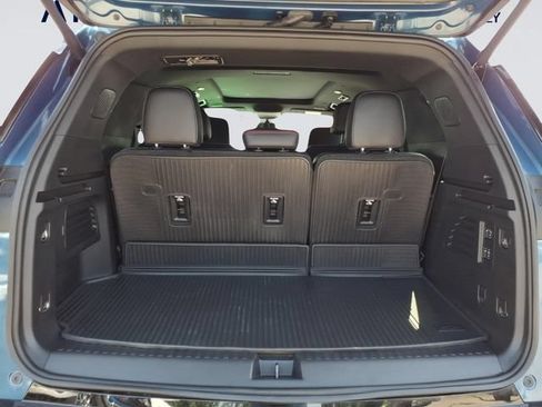 Used 2025 Chevrolet Traverse RS w/ LPO, Floor Liner Package AWD/4WD image 8