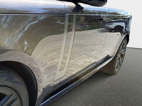 Used 2022 Land Rover Range Rover Long Wheelbase SE image 11