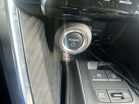 Used 2024 Toyota Venza Nightshade AWD/4WD image 15