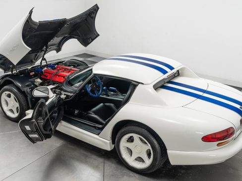 Used 1996 Dodge Viper RT/10 image 35