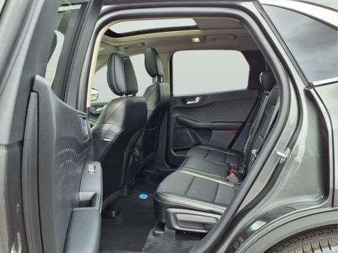 Used 2020 Ford Escape Titanium AWD/4WD image 11
