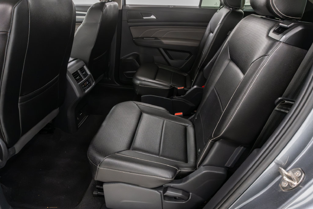 Used 2023 Volkswagen Atlas SEL R-Line AWD/4WD image 24