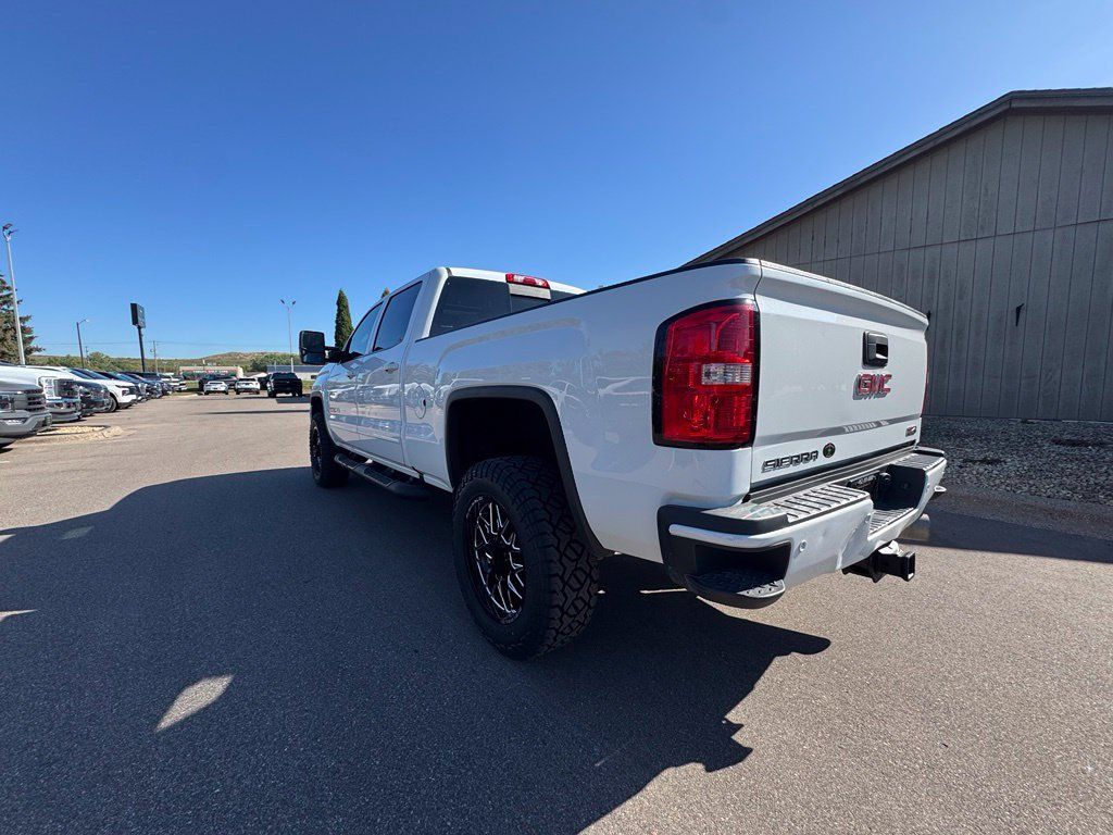 Used 2019 GMC Sierra 2500 SLT w/ All Terrain HD Package AWD/4WD image 7