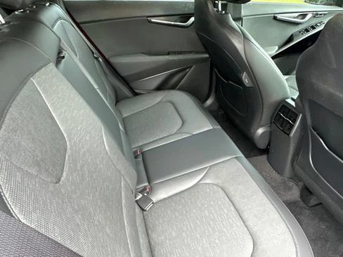 Certified 2024 Kia Niro FWD image 23