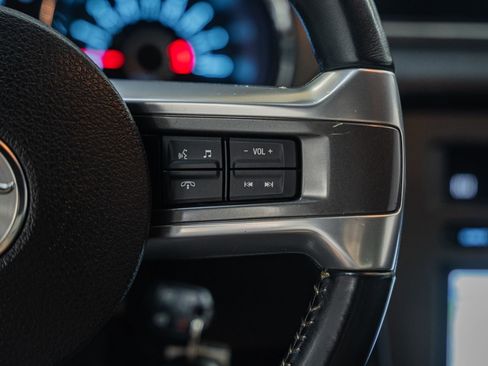 Used 2013 Ford Mustang GT RWD image 33