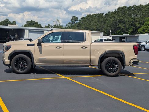 Used 2023 GMC Sierra 1500 Elevation RWD image 2