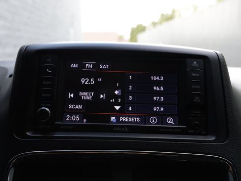 Used 2018 Dodge Grand Caravan SE FWD image 33