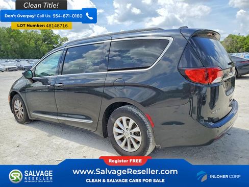 Used 2017 Chrysler Pacifica Touring-L image 3