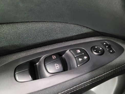 Used 2017 Nissan Pathfinder SV w/ SV Cold Weather Package AWD/4WD image 27