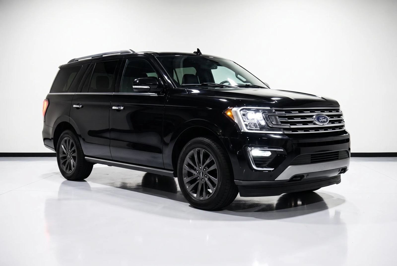 Used 2021 Ford Expedition Limited AWD/4WD image 1