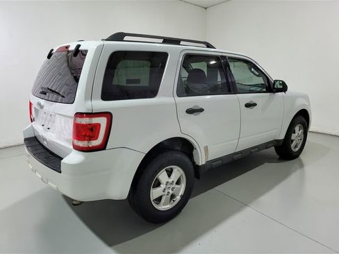 Used 2011 Ford Escape XLT image 18