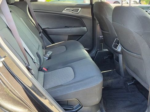 Used 2023 Kia Sportage LX FWD image 17