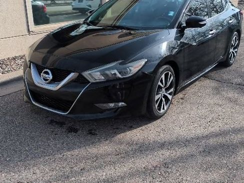 Used 2017 Nissan Maxima Platinum image 2