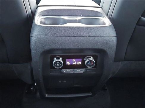 Used 2025 Buick Enclave Preferred image 17