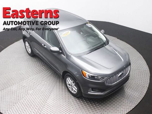 Used 2024 Ford Edge SEL image 3