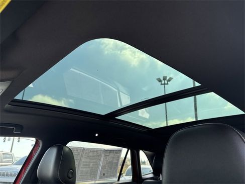 Used 2020 Volkswagen Atlas Cross Sport SE w/ Panoramic Sunroof Package image 21