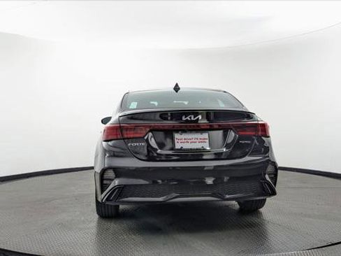 Used 2023 Kia Forte GT-Line w/ GT-Line Premium Package FWD image 7