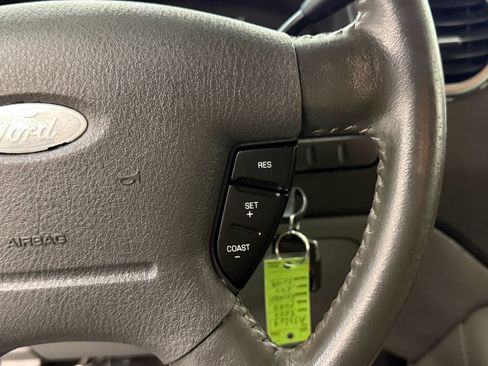 Used 2004 Ford Expedition XLT image 29