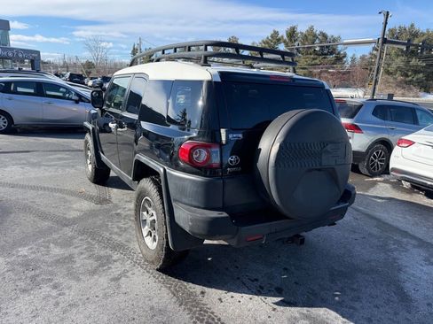 Used 2013 Toyota FJ Cruiser 4WD w/ Upgrade Pkg image 10