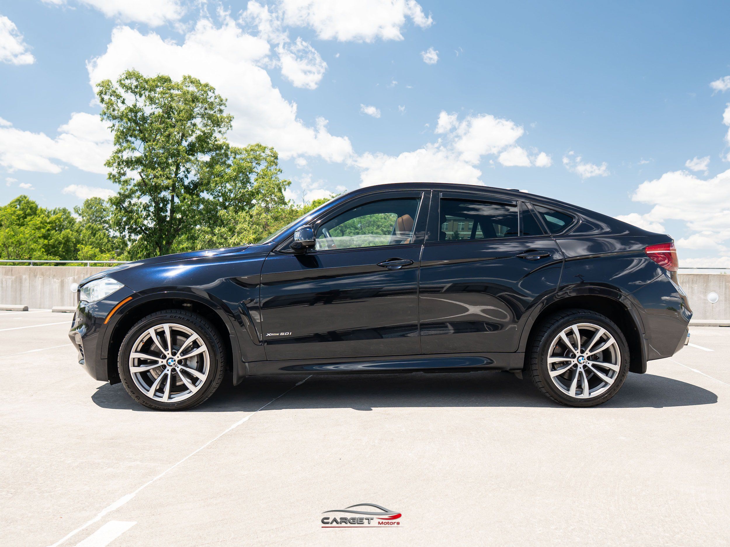 Used 2017 BMW X6 xDrive50i w/ Dynamic Handling Package AWD/4WD image 4
